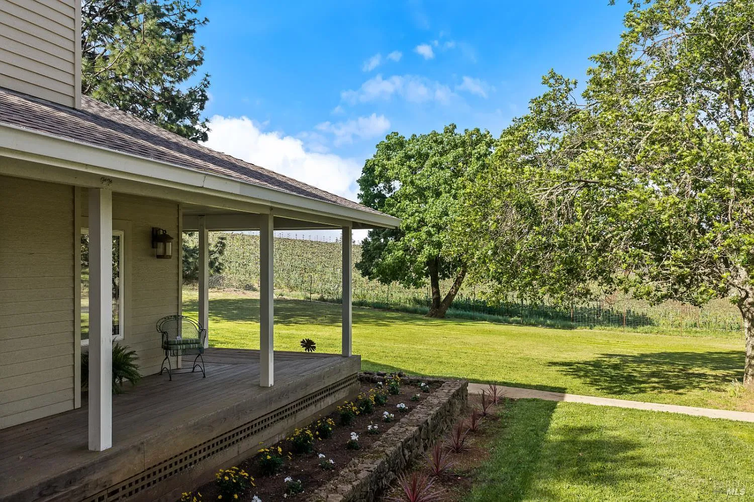 539 Keyes Avenue - Photo 2