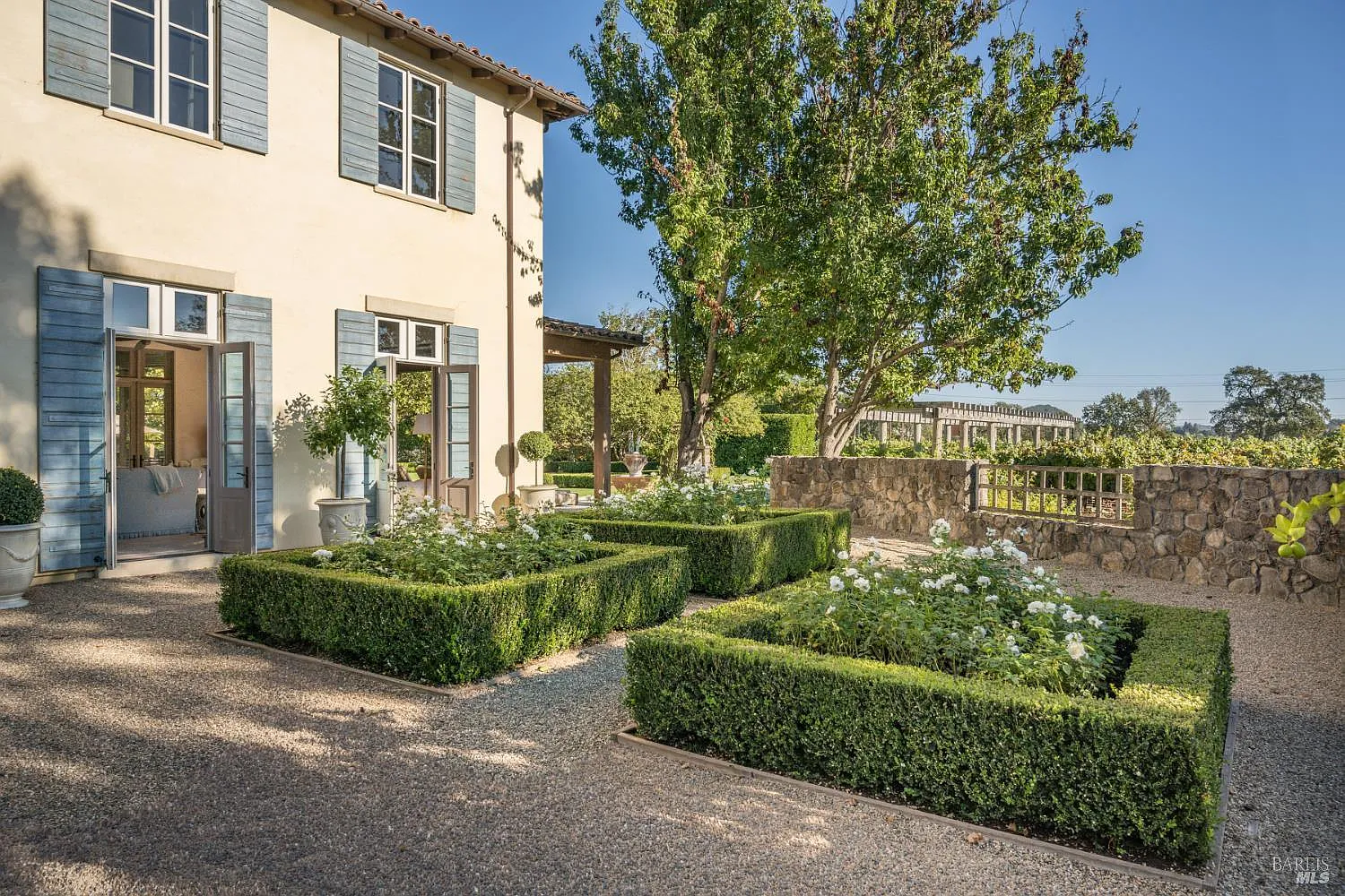 1032 Ponti Road - 6bd/5ba, 5,268 sqft - in Napa, CA