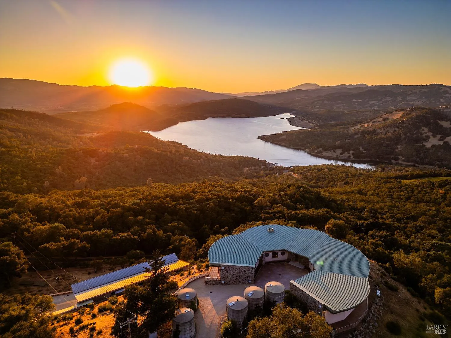 1535 Sage Canyon Rd - 4bd/4ba, 4,905 sqft - in Saint Helena, CA