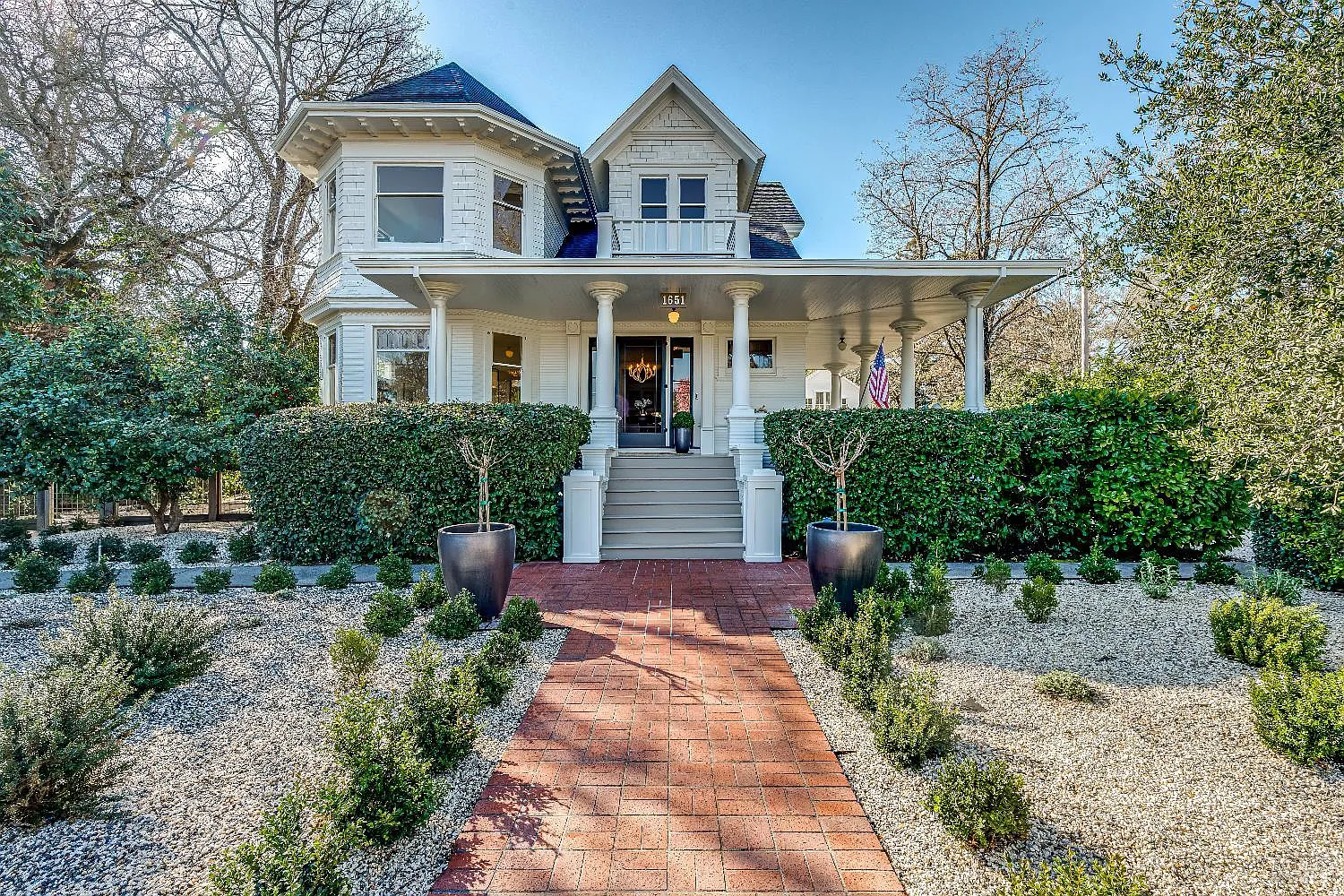 1651 Spring Mountain Road - Photo 2