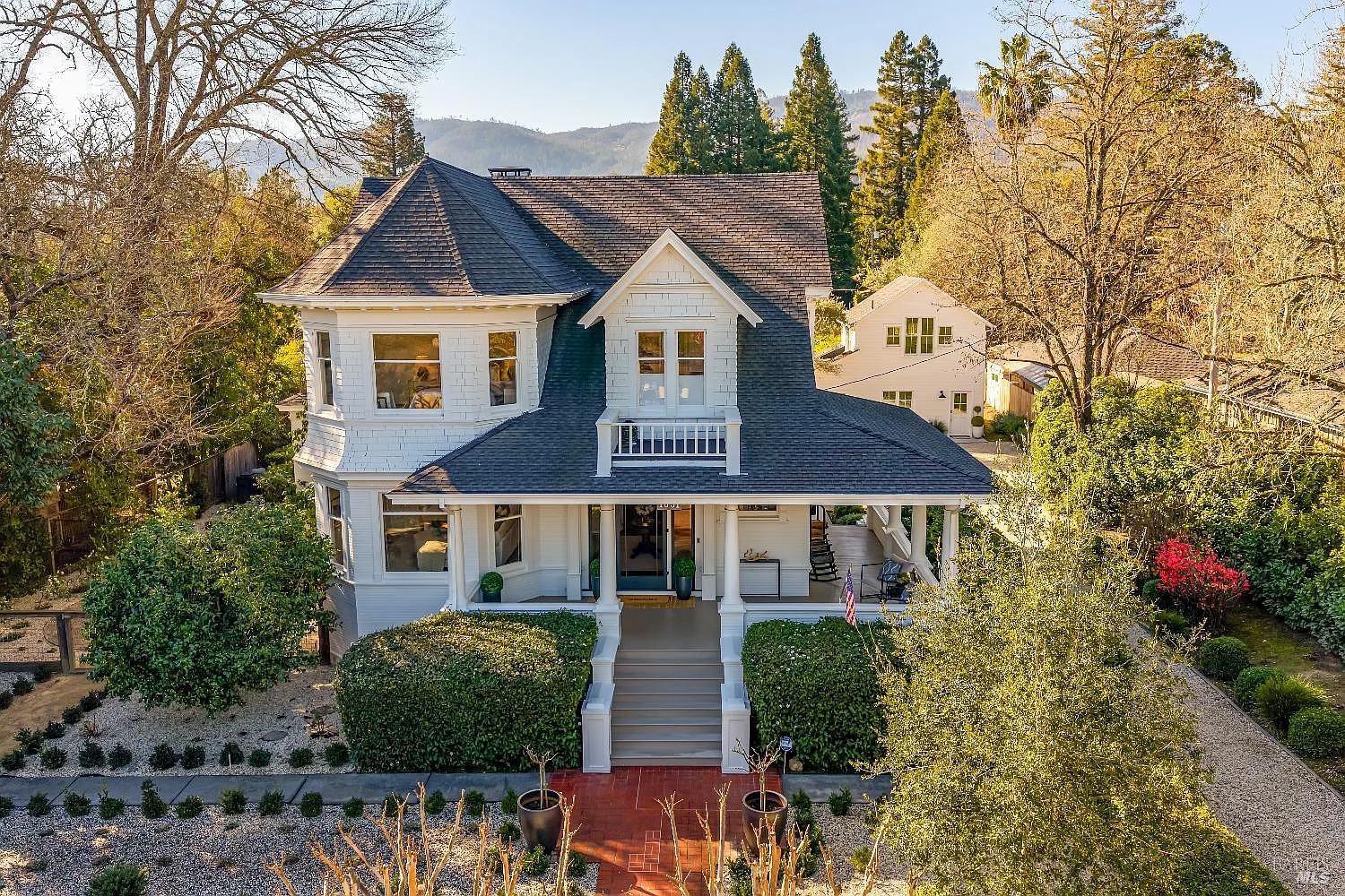 1651 Spring Mountain Road - Photo 3