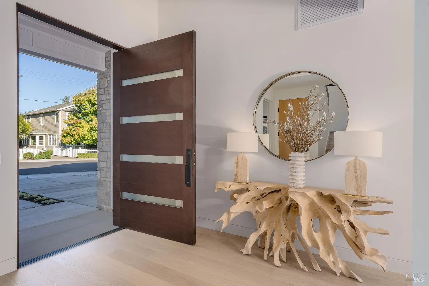 1547 Allyn Avenue - Photo 4