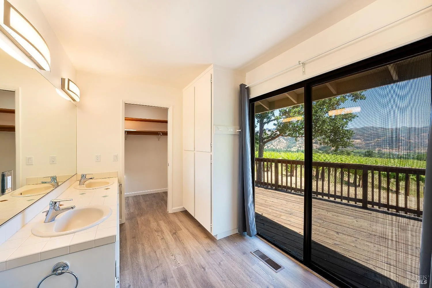 2131 Foothill Boulevard - Photo 12