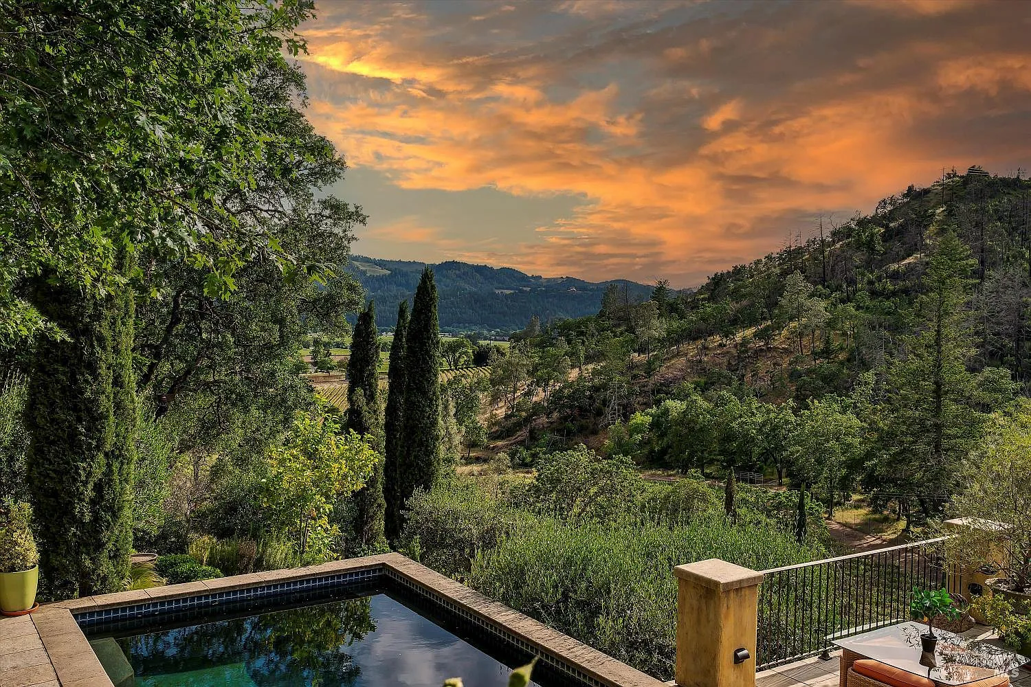 2395 Pickett Road - 3bd/5ba, 3,796 sqft - in Calistoga, CA
