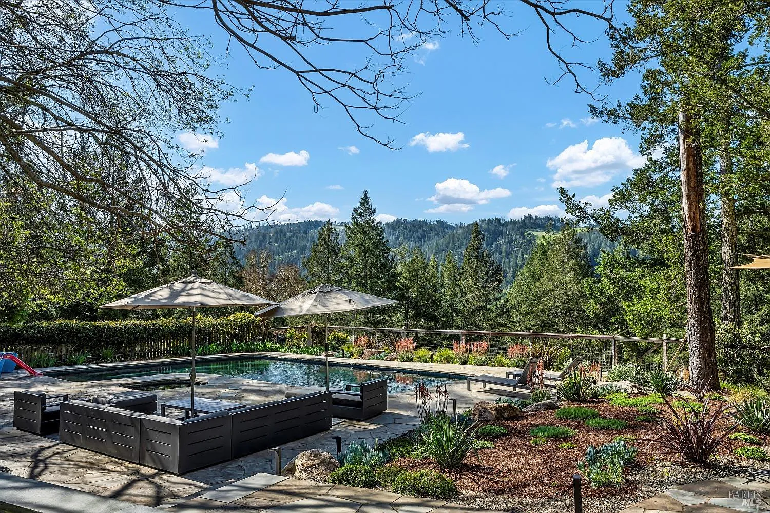 511 Kortum Canyon Road - 4bd/6ba, 4,000 sqft - in Calistoga, CA