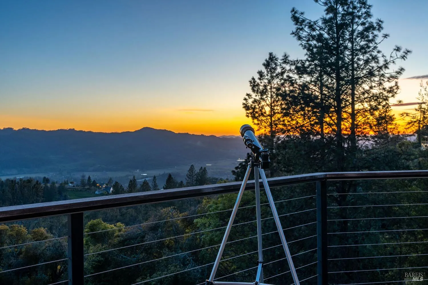 568 Sunset Drive - Photo 3