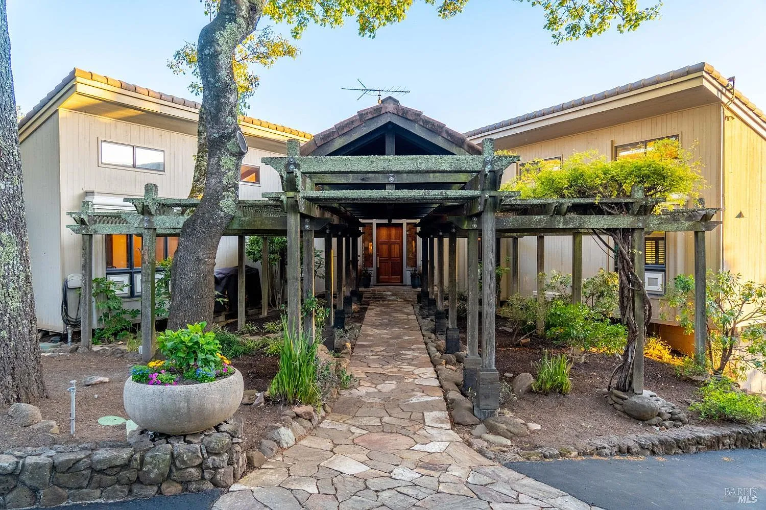 568 Sunset Drive - Photo 9