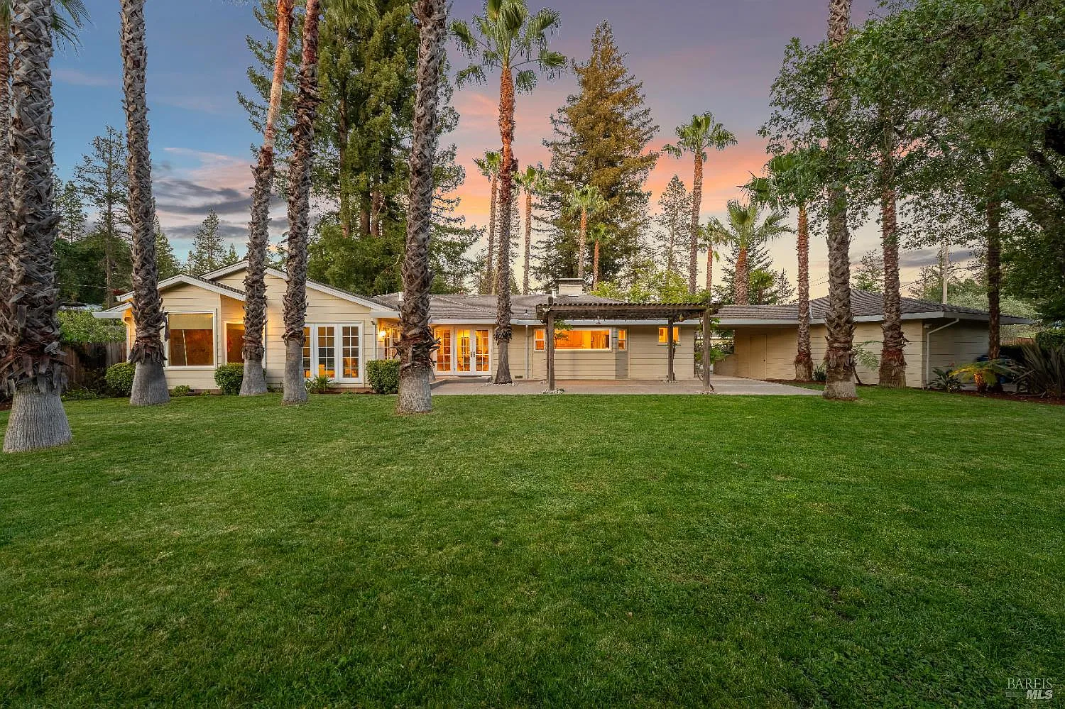 541 Sunset Drive - 3bd/3ba, 2,454 sqft - in Angwin, CA