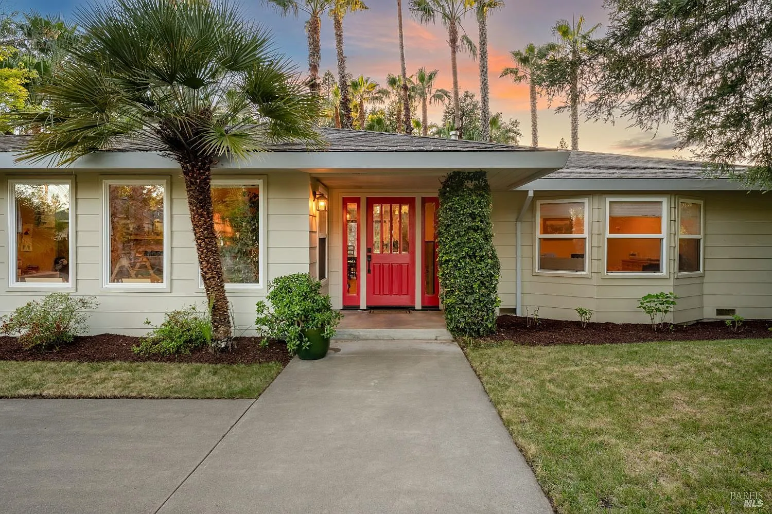 541 Sunset Drive - Photo 4
