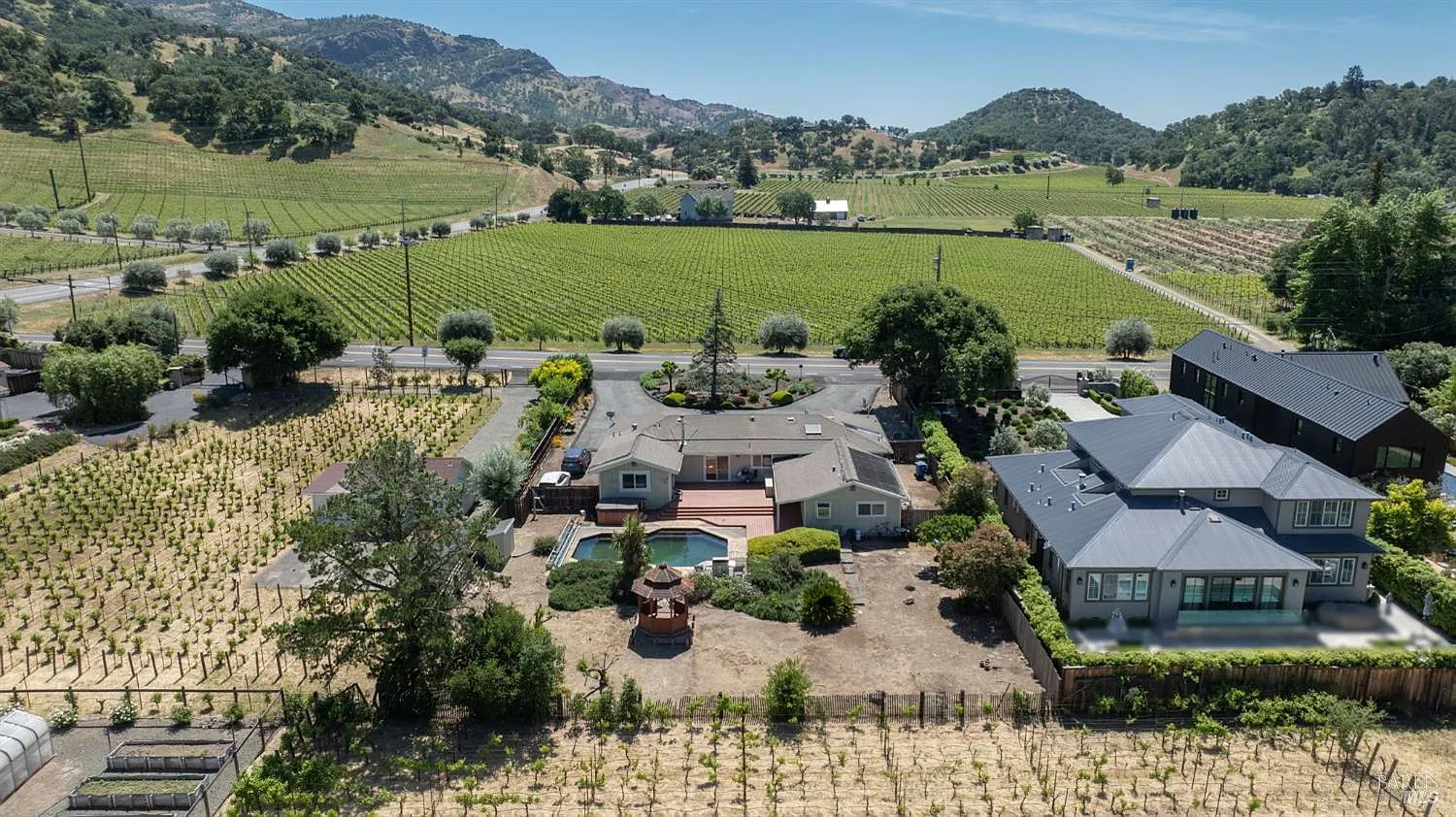 1550 Yountville Cross Road - 3bd/3ba, 2,233 sqft - in Yountville, CA
