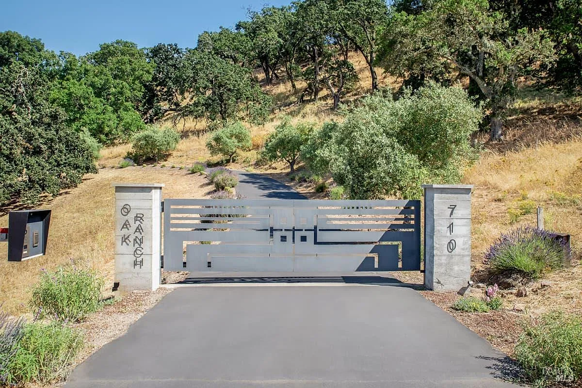 710 Soscol Creek Road - 5bd/6ba, 7,329 sqft - in Napa, CA