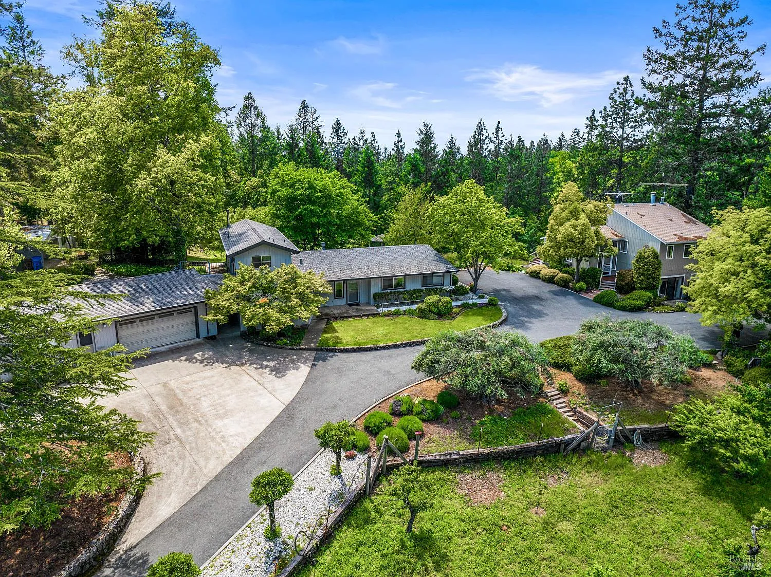 625 - 629 Hill Road - 4bd/4ba, 2,409 sqft - in Angwin, CA