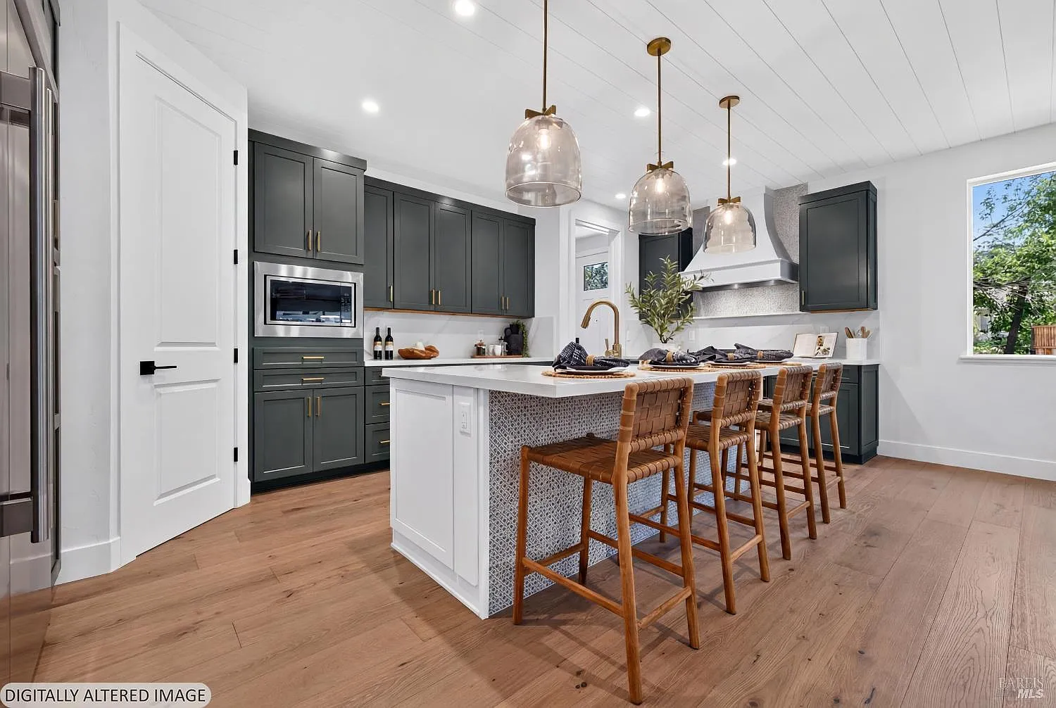 1717 Redwood Avenue - Photo 4