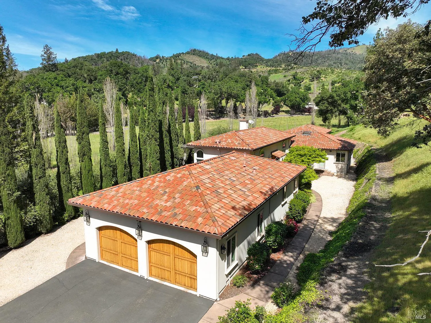3860 N Silverado Trail N - 5bd/4ba, 3,477 sqft - in Calistoga, CA