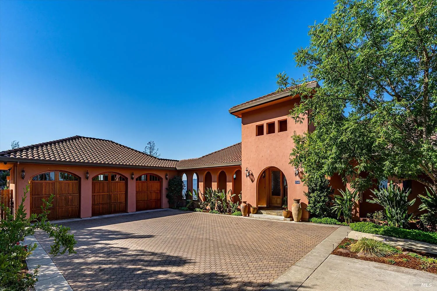 1340 Crestmont Drive - 4bd/5ba, 4,141 sqft - in Angwin, CA