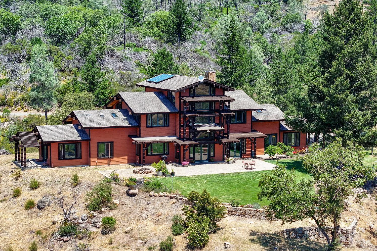 3335 Friesen Drive - 4bd/4ba, 3,994 sqft - in Angwin, CA