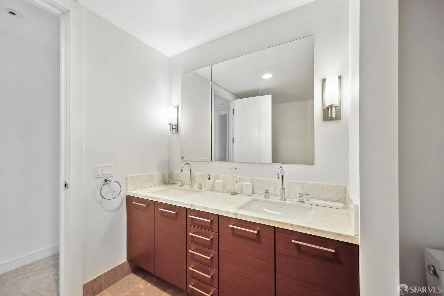 301 Mission St APT 39A - Photo 9