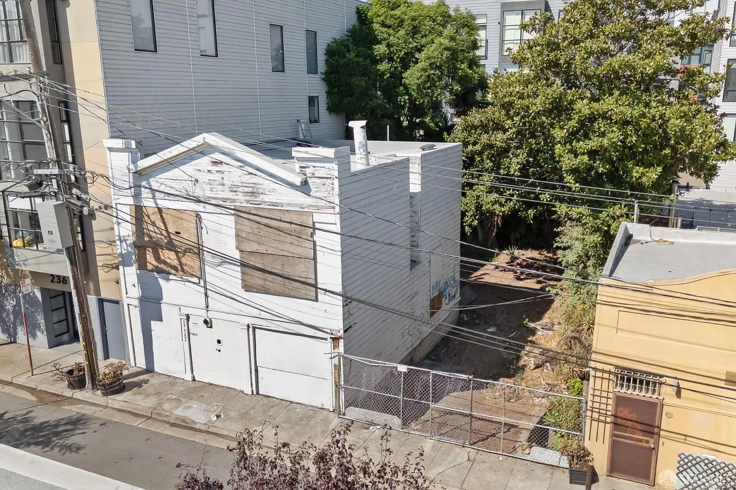 224 Clara St - Photo 2
