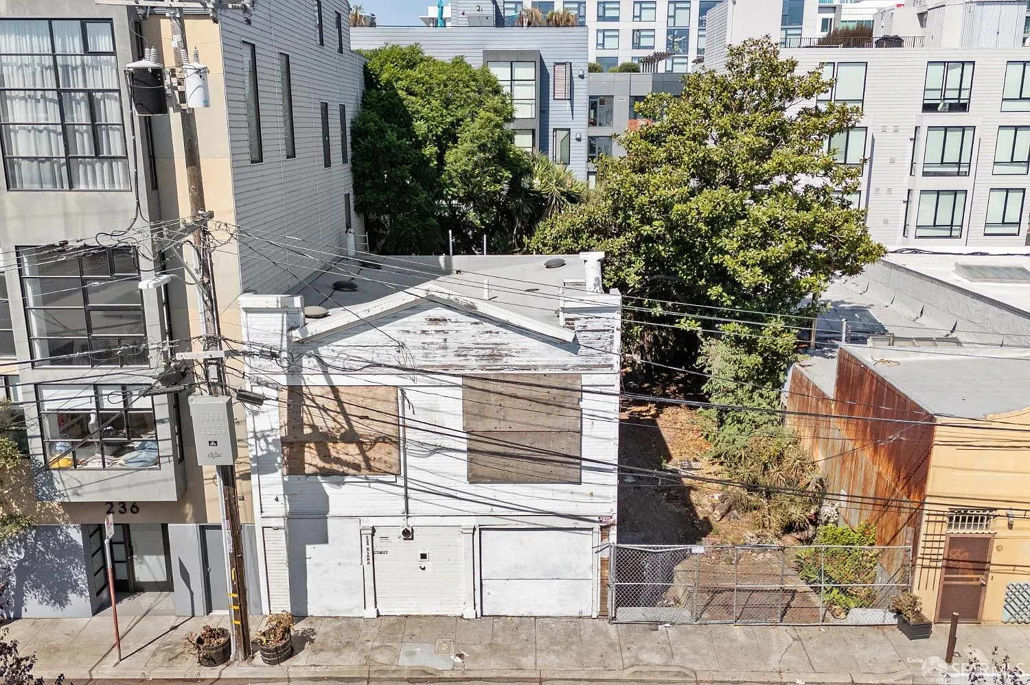 224 Clara St - Photo 6