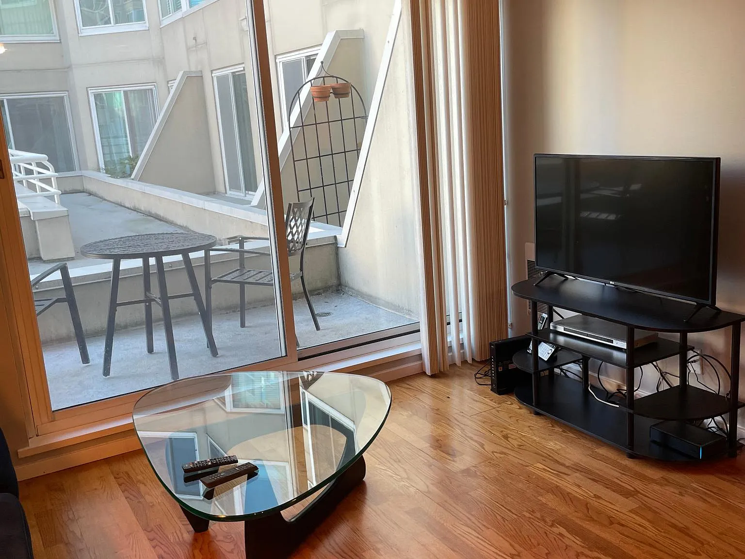 240 Lombard St APT 235 - Photo 3