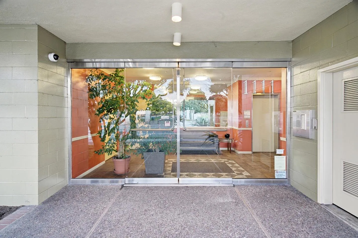 1111 Bay St APT 307 - Photo 3