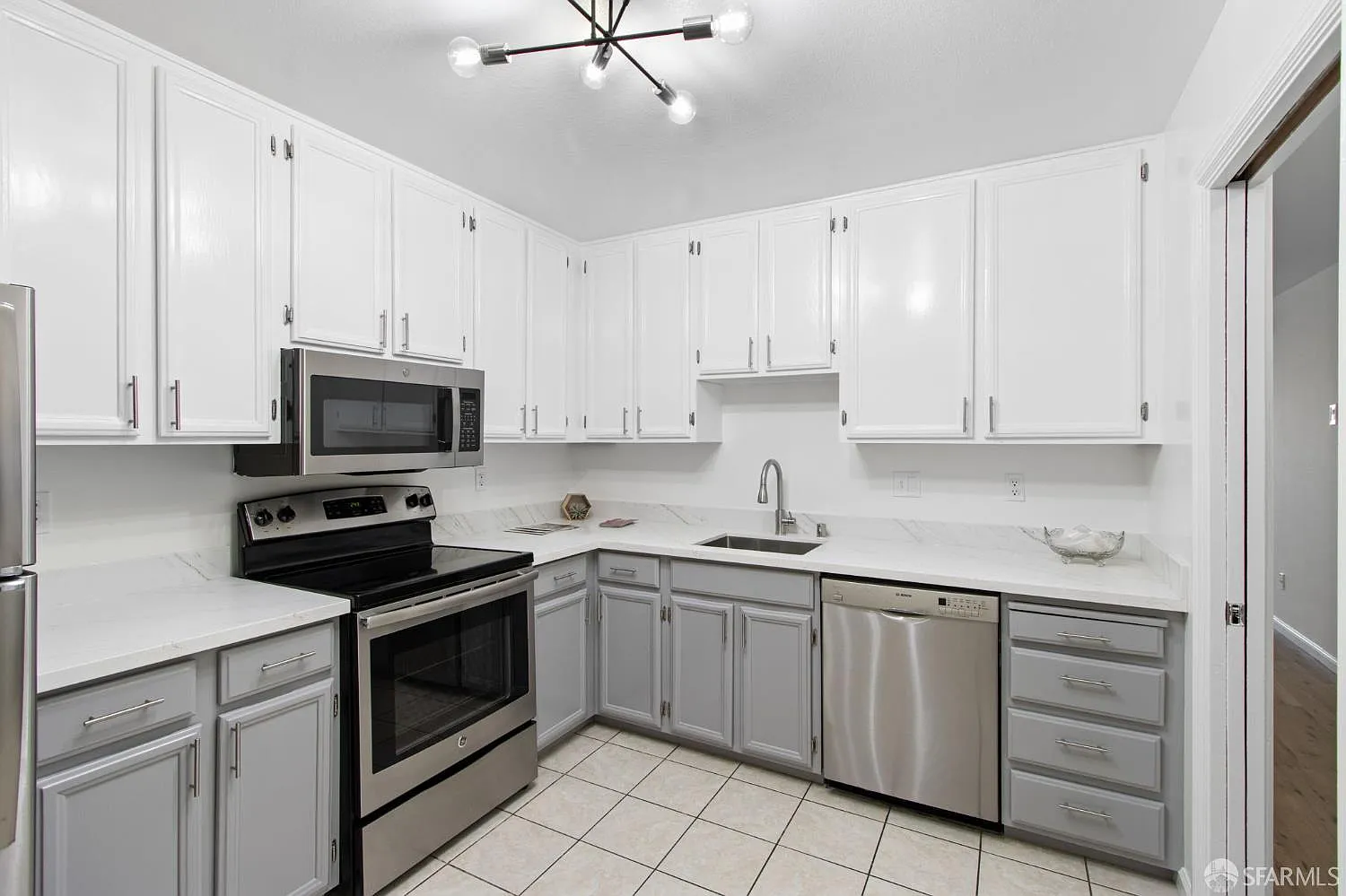 1461 Broadway APT 205 - Photo 8