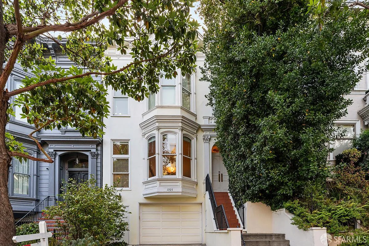 1705 Gough St - Photo 1