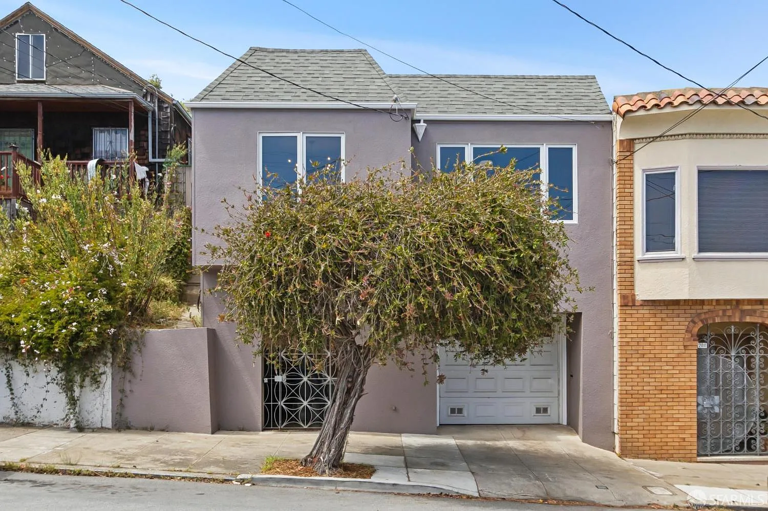 208 Harkness Ave - Photo 1