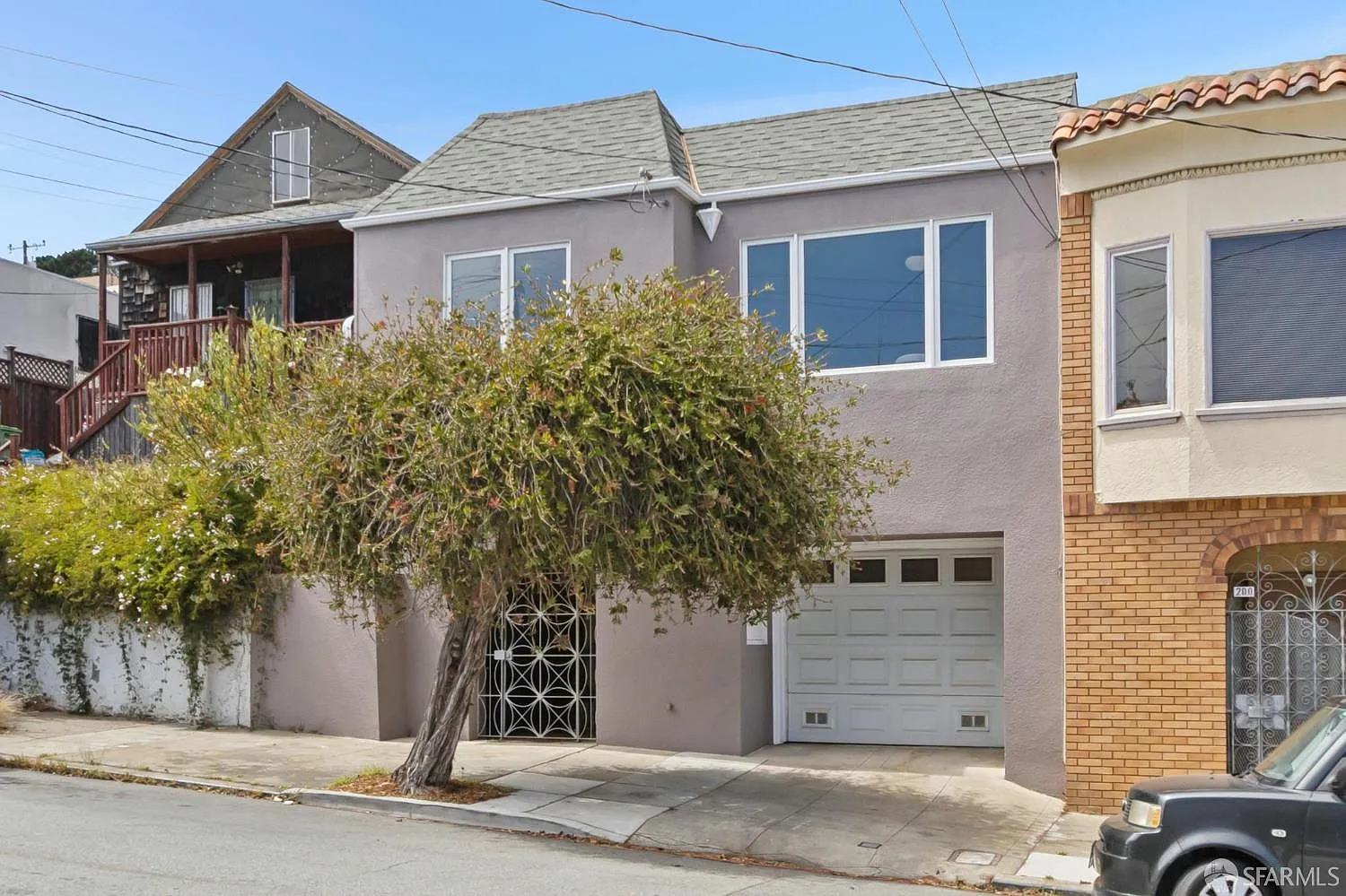 208 Harkness Ave - Photo 3