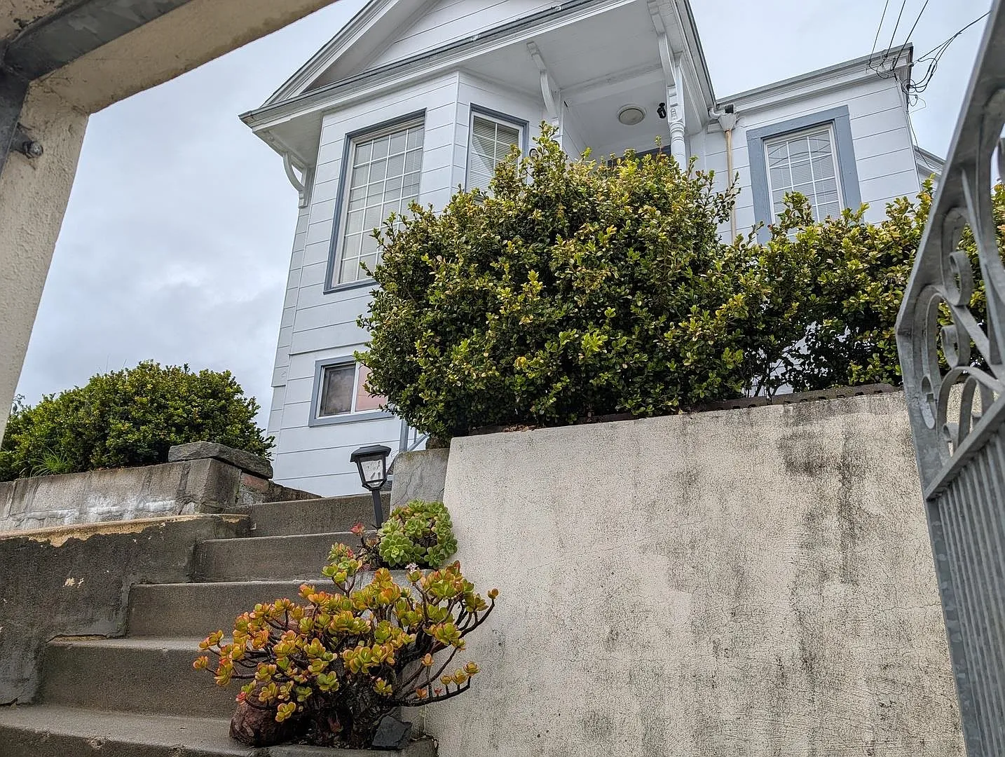 286 Sagamore St - Photo 2