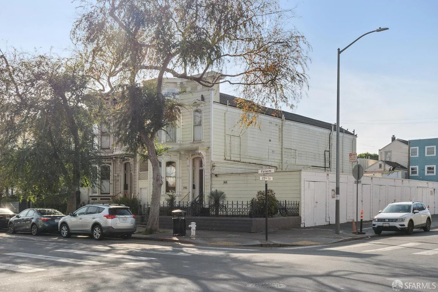 2906 Folsom St - Photo 2