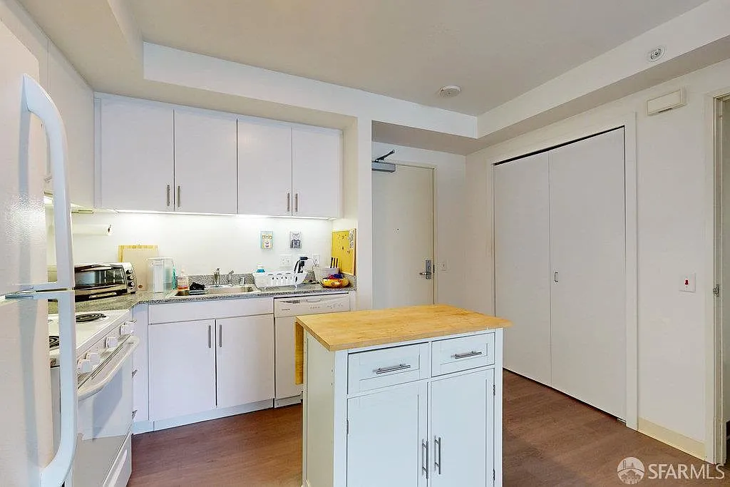 1400 Mission St APT 709 - Photo 8