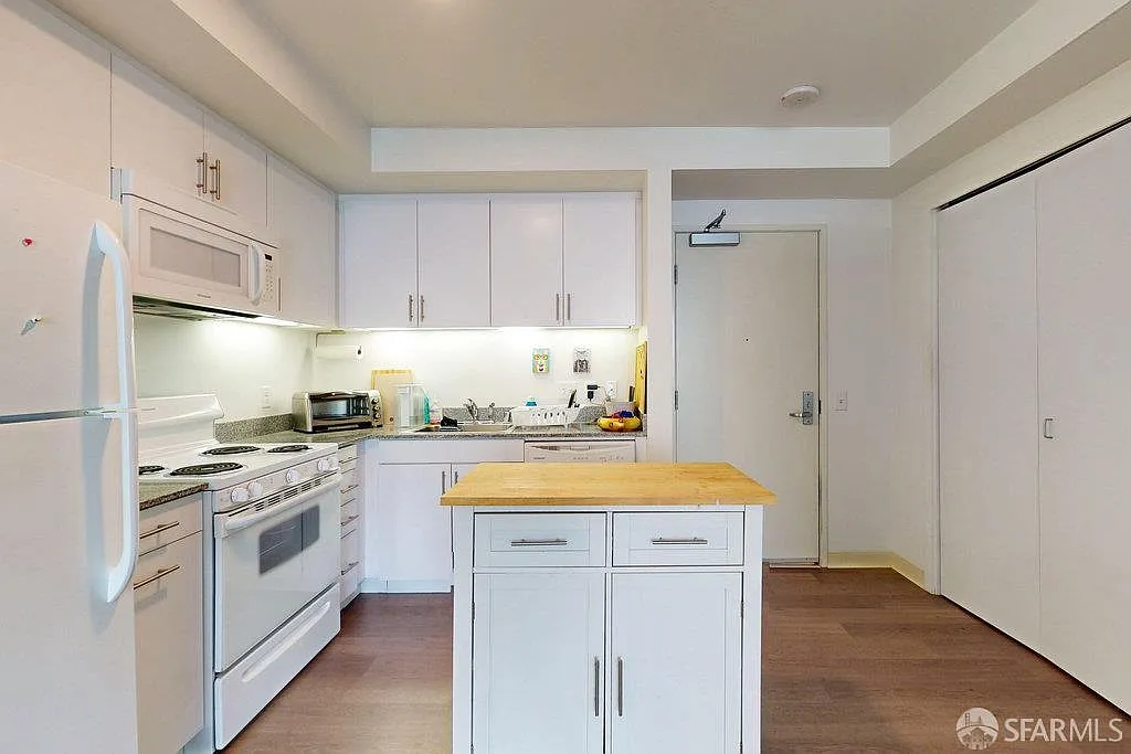 1400 Mission St APT 709 - Photo 9