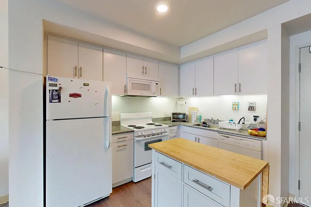 1400 Mission St APT 709 - Photo 10