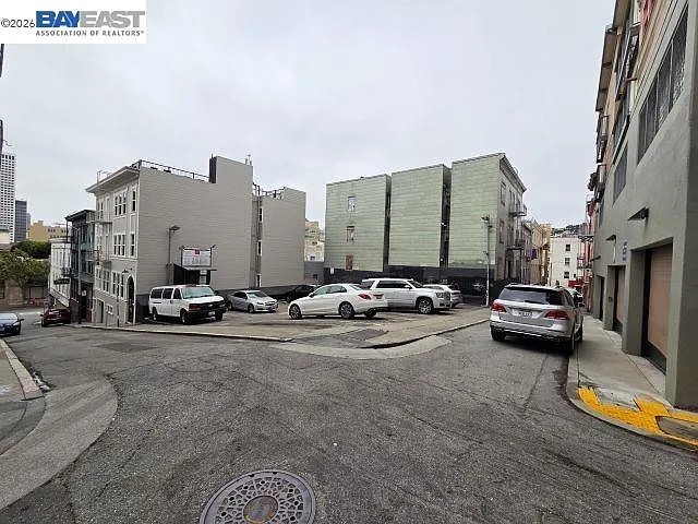 65 Fresno St - Photo 2