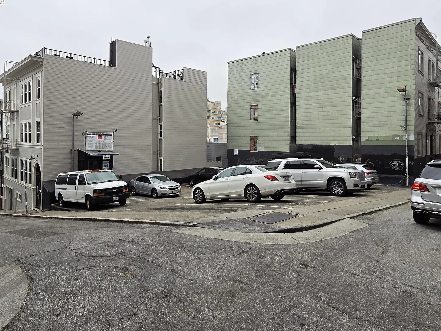 65 Fresno St - Photo 3