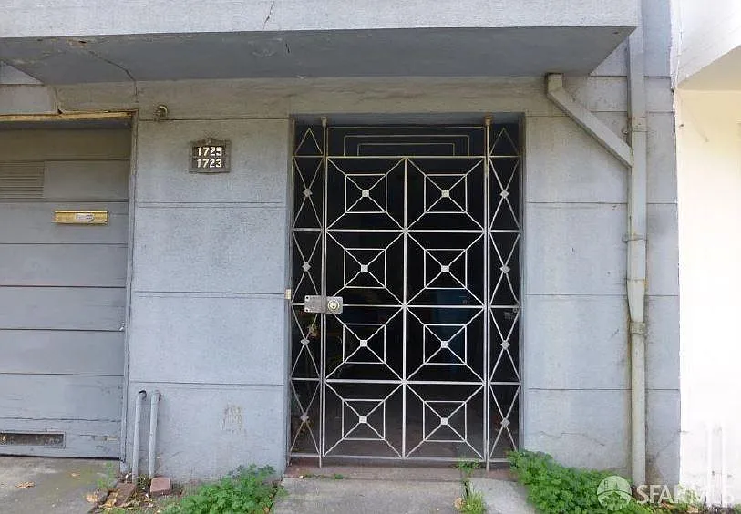 1723-1725 7th Ave - Photo 2