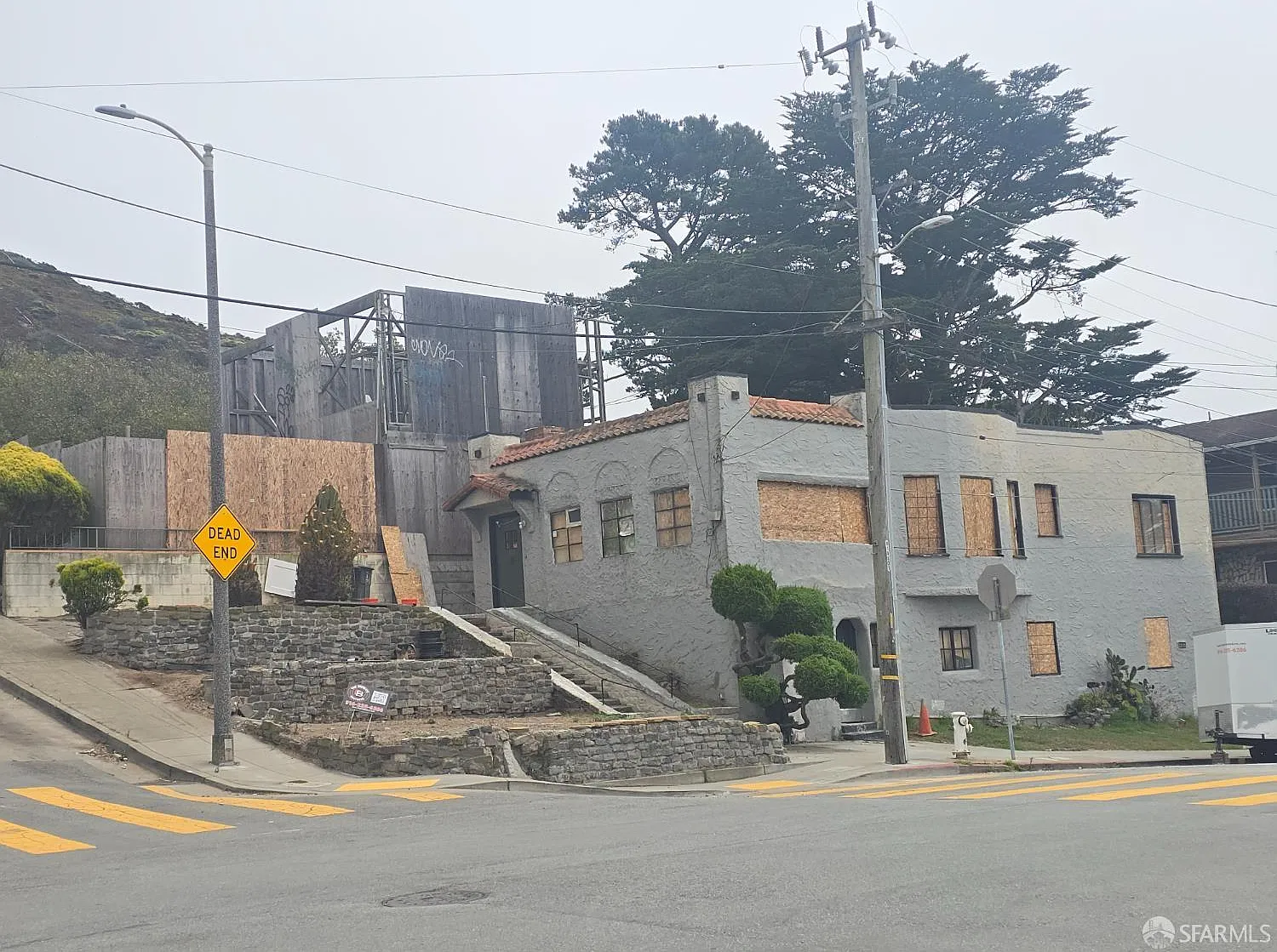 353 Rivera St - Photo 3