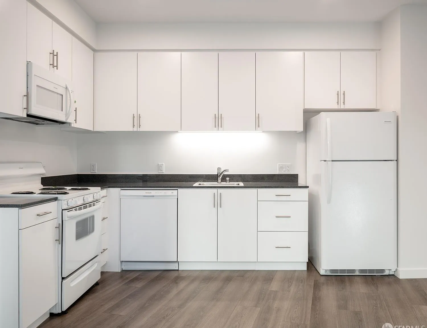 285 Main St #202 - Photo 8