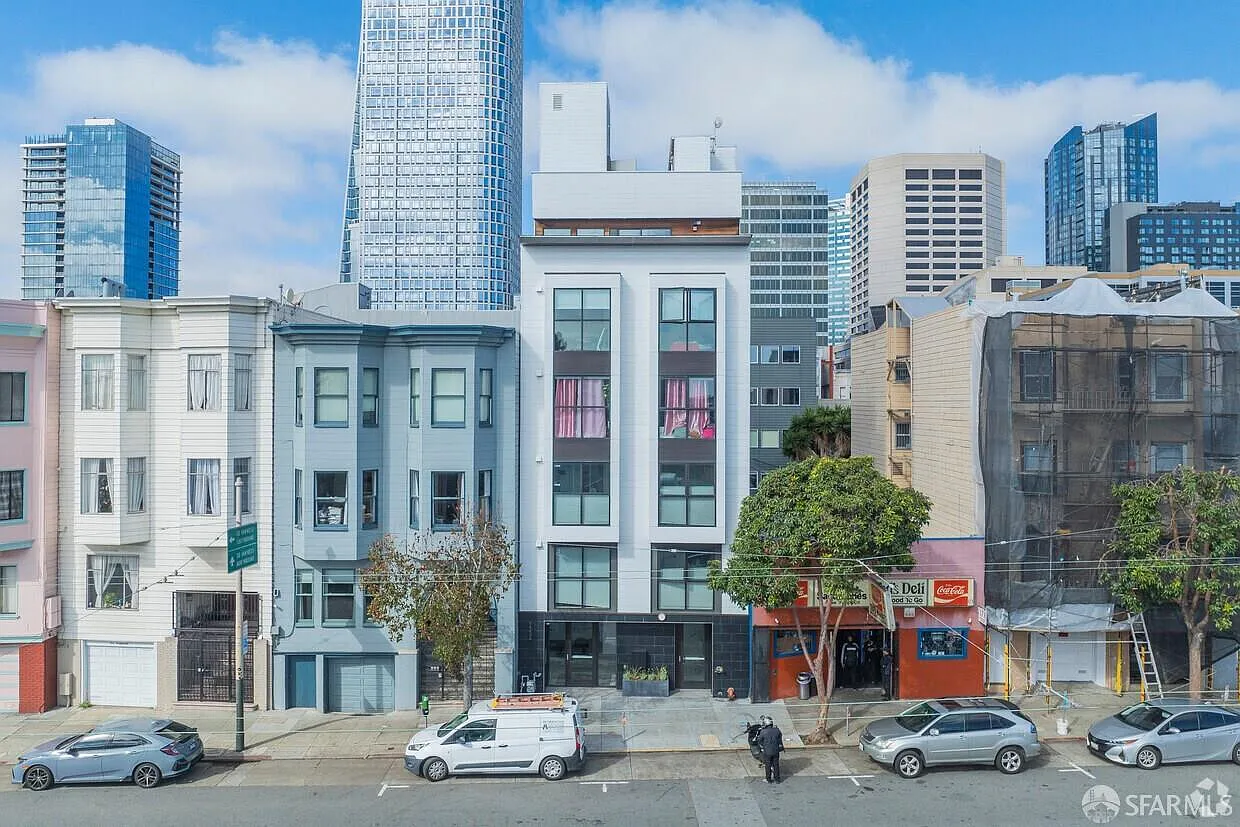 1532 Howard St - Photo 3