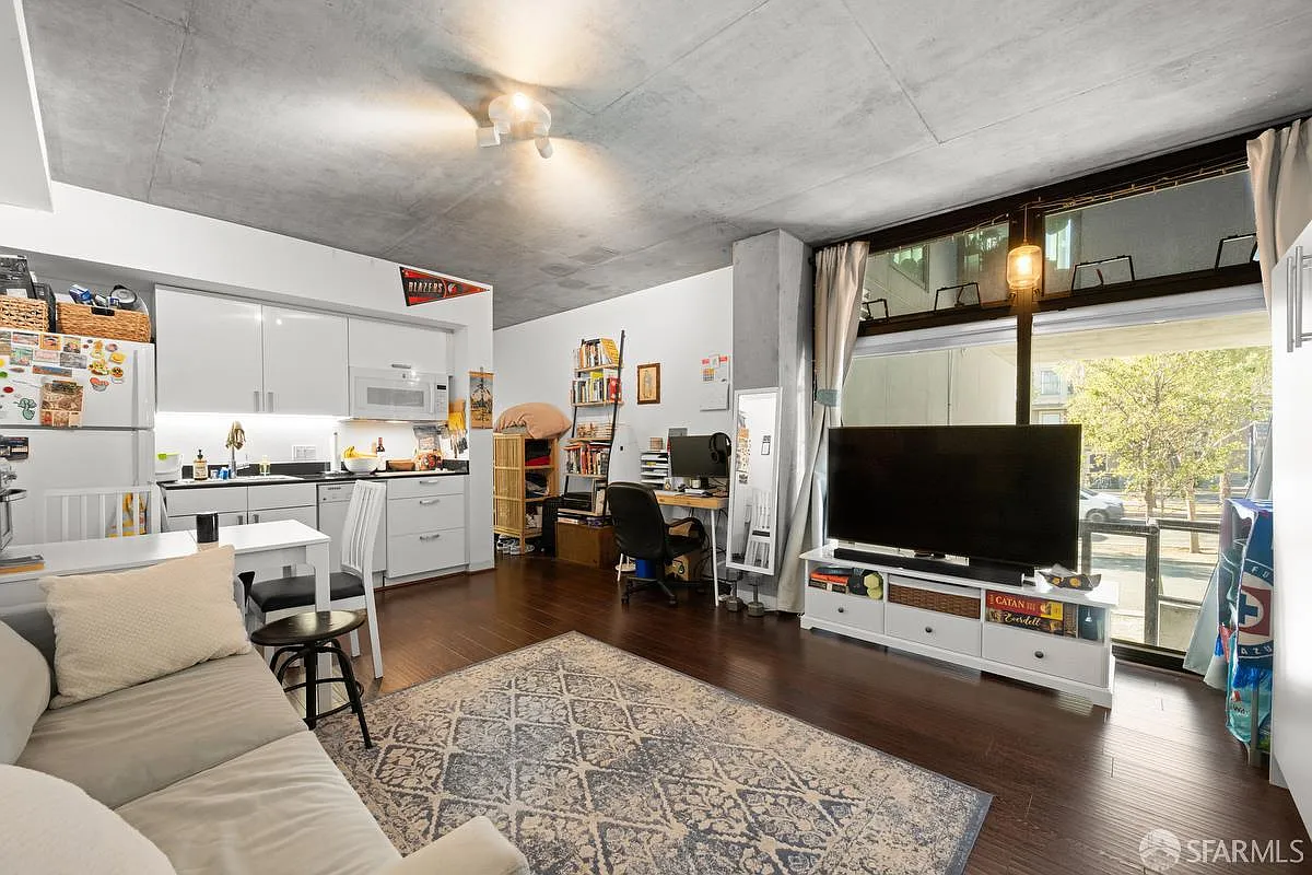 8 Octavia Blvd #407 - Photo 2
