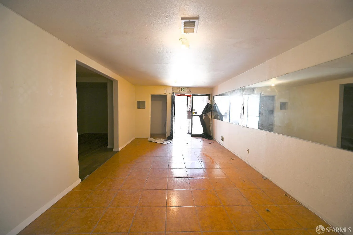 545-555 Hyde St - Photo 6