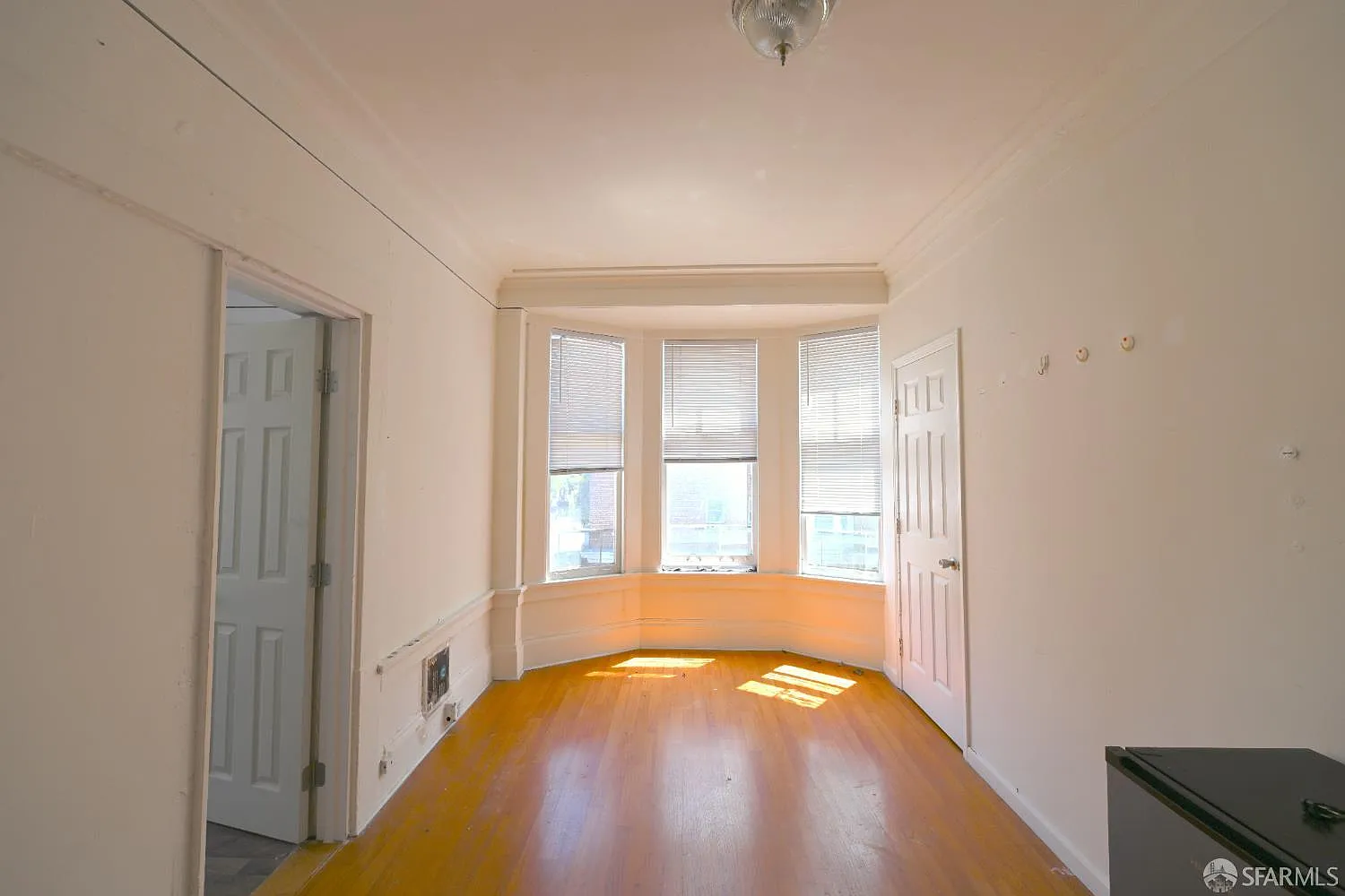 545-555 Hyde St - Photo 9