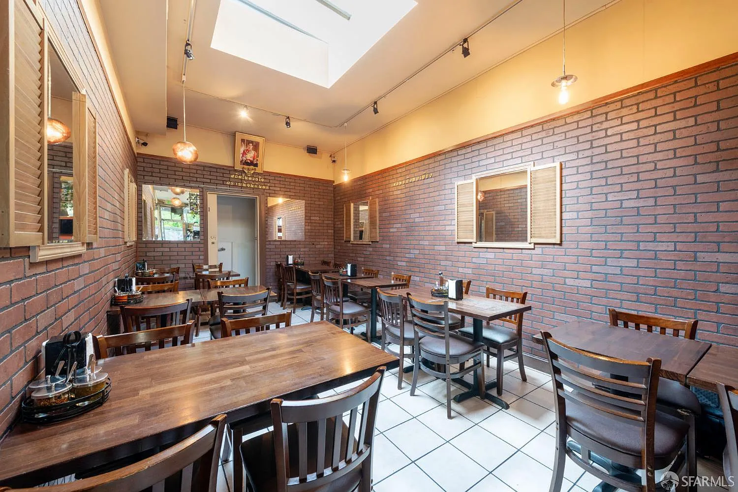 645 Clement St - Photo 3