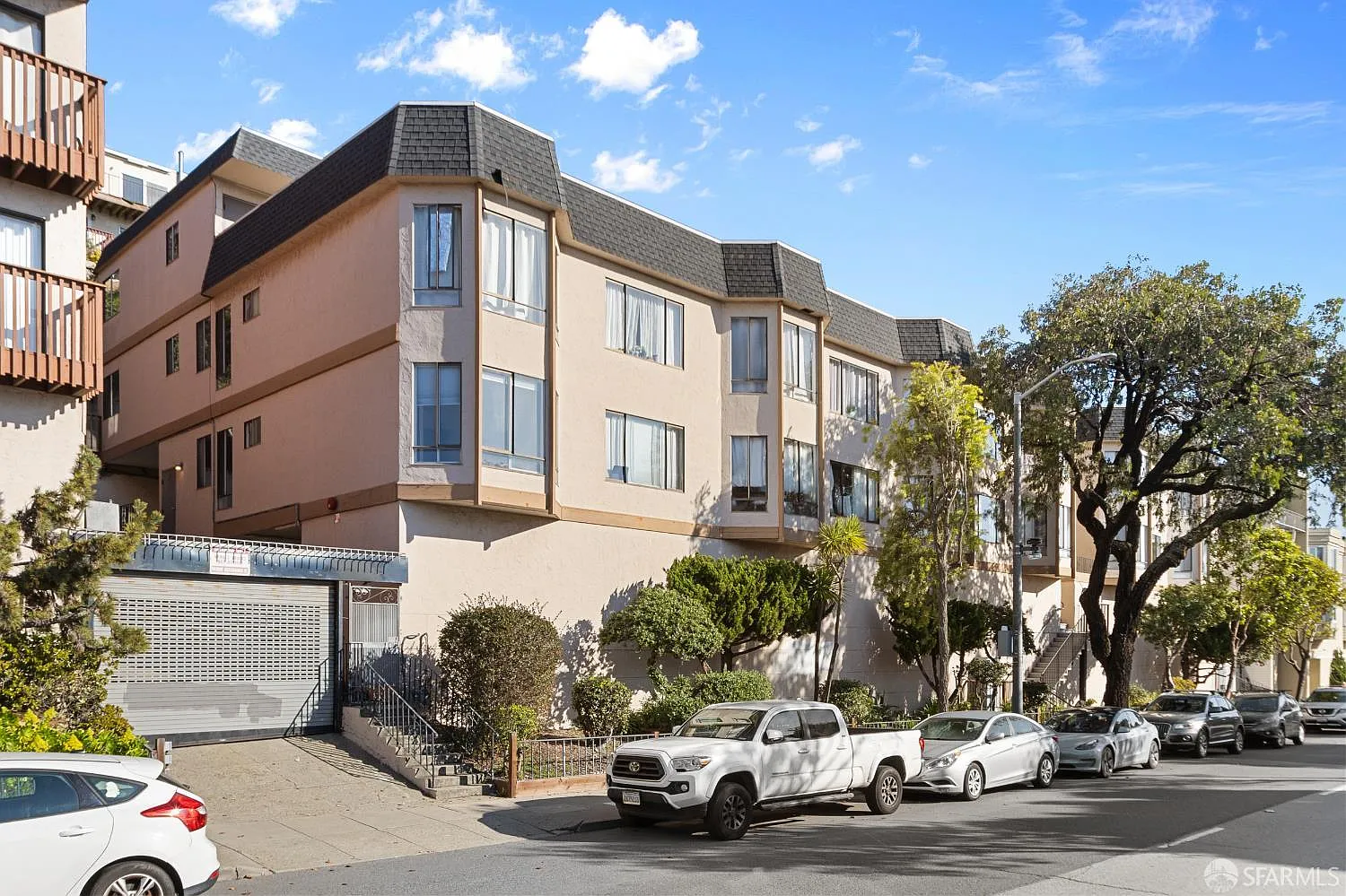 370 Monterey Blvd APT 313 - Photo 2