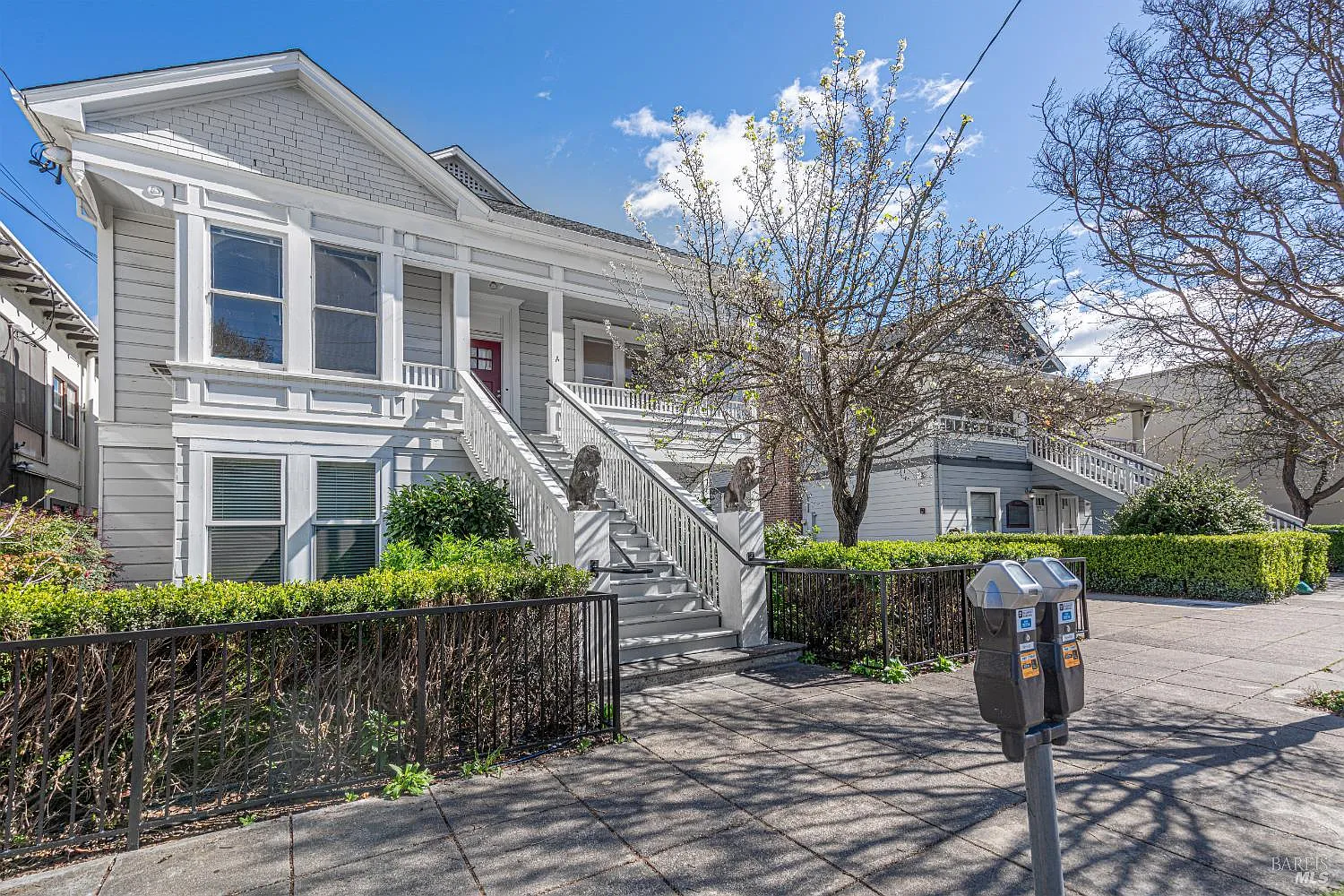 418 Humboldt Street - Photo 2