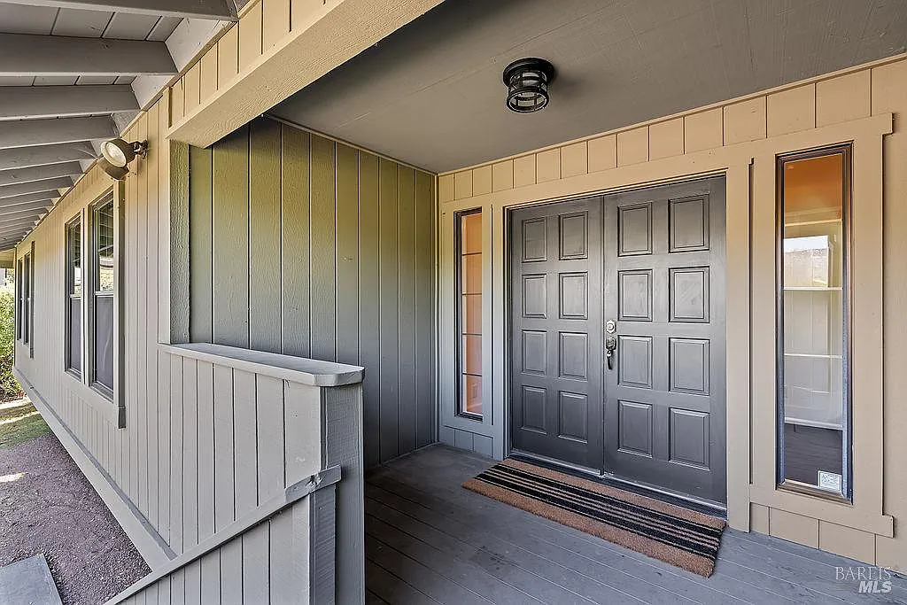 549 Catherine Court - Photo 3