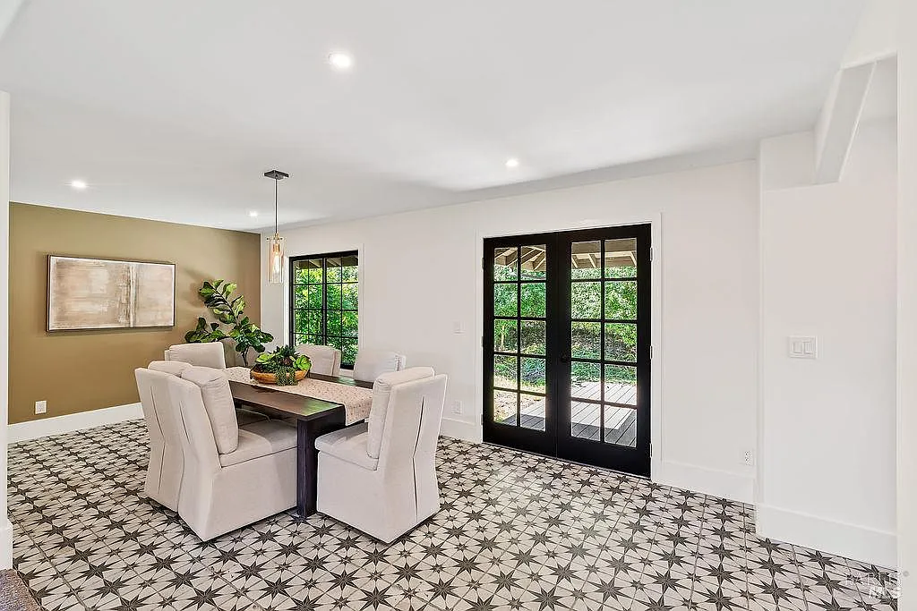 549 Catherine Court - Photo 8