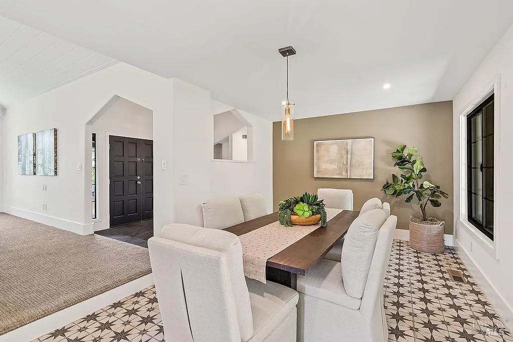 549 Catherine Court - Photo 9