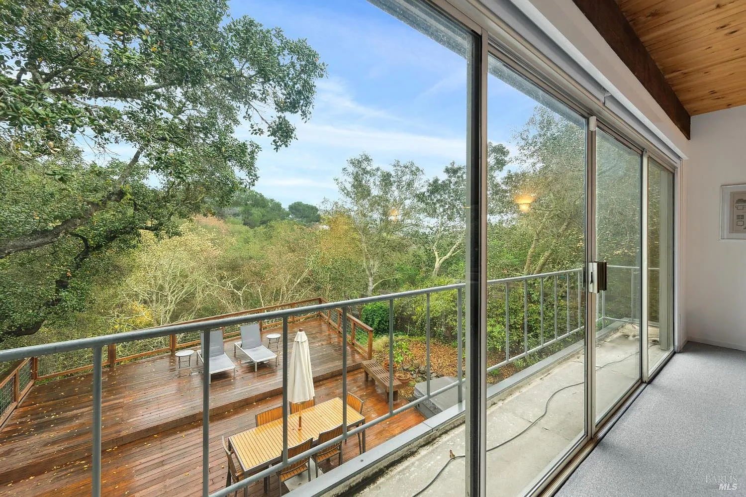 468 Mountain Avenue - Photo 2